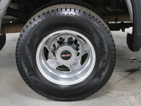 Used 2023 GMC Sierra 3500 Denali w/ Denali Ultimate Package image 17