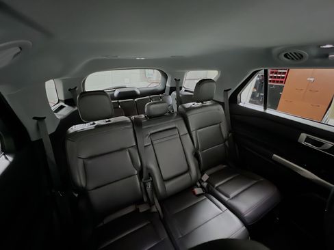 Used 2023 Ford Explorer XLT w/ Equipment Group 202A image 33