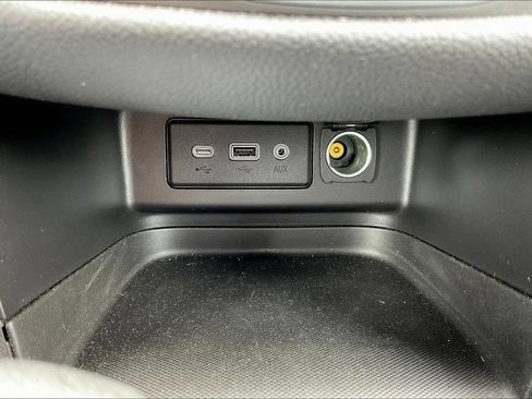 Used 2024 Chevrolet Equinox LT w/ LPO, Floor Liner Package FWD image 15