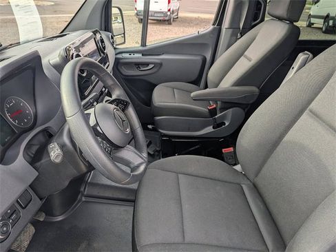 Used 2025 Mercedes-Benz Sprinter 2500 image 22