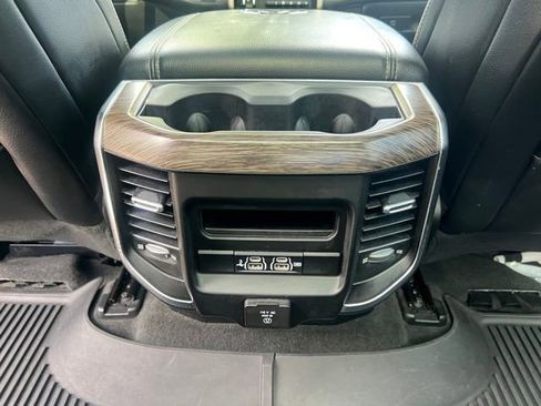 Used 2019 RAM 1500 Laramie AWD/4WD image 12