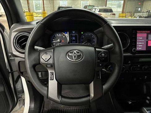 Certified 2023 Toyota Tacoma TRD Off-Road image 18