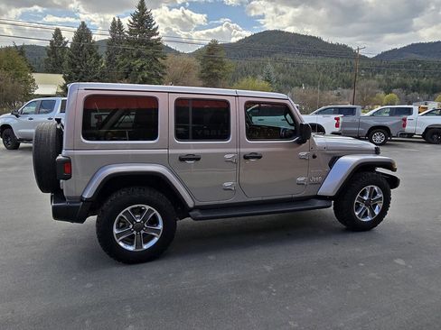 Used 2021 Jeep Wrangler Unlimited Sahara w/ Uconnect 4C Nav & Sound Group image 4