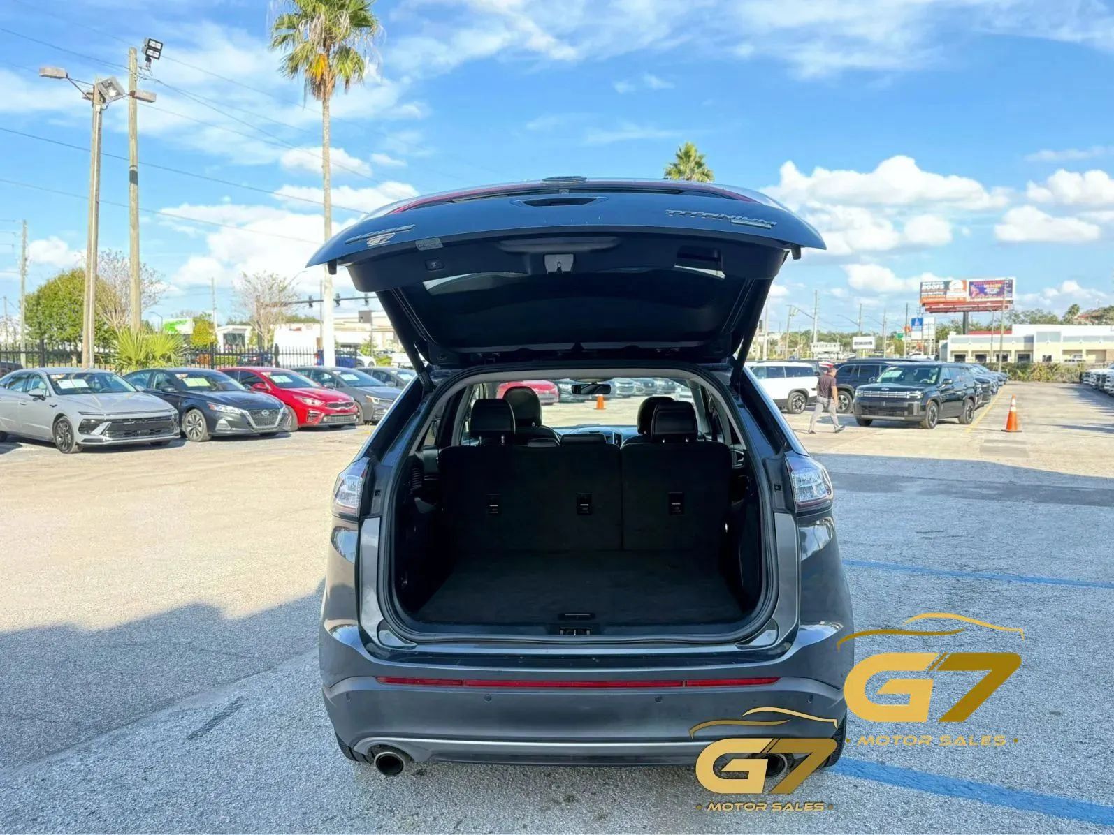 Used 2018 Ford Edge Titanium w/ Equipment Group 301A FWD image 4