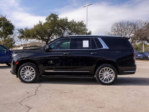 Used 2024 Cadillac Escalade Premium Luxury image 2