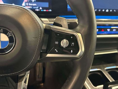 Used 2024 BMW 740i xDrive image 23