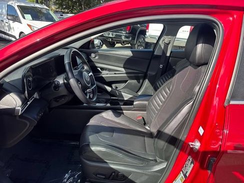 Used 2023 Hyundai Elantra Limited FWD image 11