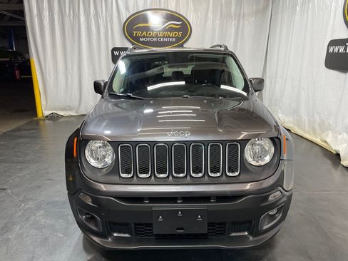 Used 2017 Jeep Renegade Latitude w/ Cold Weather Group AWD/4WD image 2