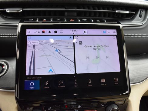 Used 2022 Jeep Grand Cherokee L Limited RWD image 8