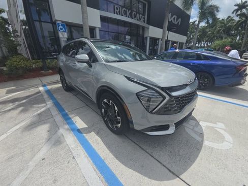 Used 2024 Kia Sportage SX image 3