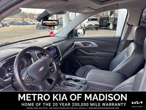 Used 2020 Chevrolet Traverse LT w/ LT Premium Package image 15