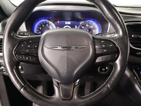 Used 2018 Chrysler Pacifica Touring-L Plus w/ S Appearance Package FWD image 3