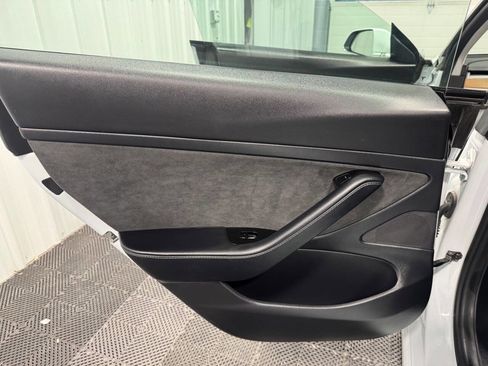 Used 2020 Tesla Model 3 Standard Range Plus image 14