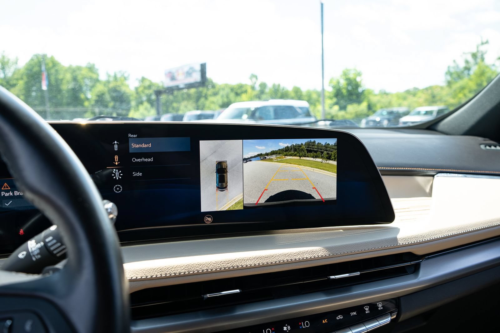 Used 2025 Cadillac XT4 Premium Luxury FWD image 24