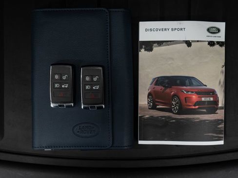 Used 2022 Land Rover Discovery Sport SE image 55