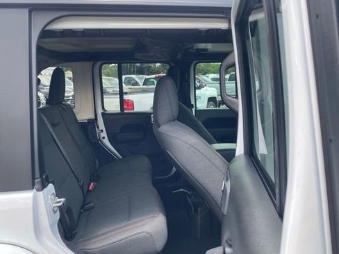 New 2025 Jeep Wrangler Unlimited Rubicon w/ Steel Bumper Group image 31