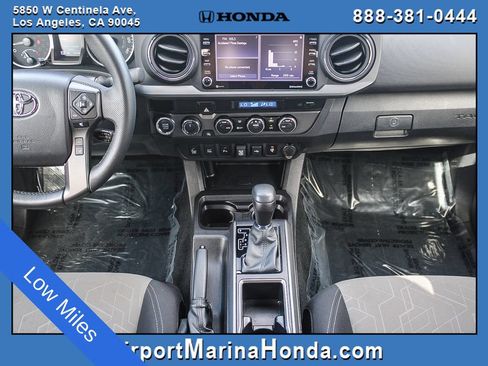 Used 2022 Toyota Tacoma TRD Off-Road w/ Technology Package AWD/4WD image 4