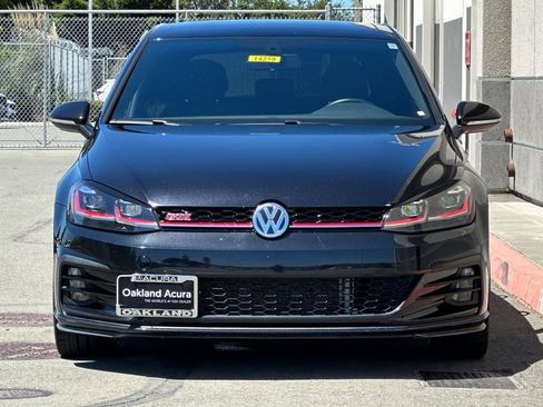 Used 2018 Volkswagen GTI SE FWD image 9