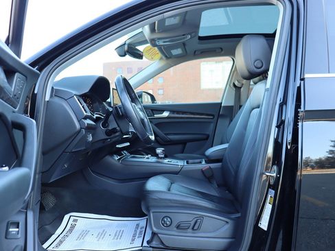 Used 2018 Audi Q5 2.0T Premium Plus w/ Premium Plus Package image 11