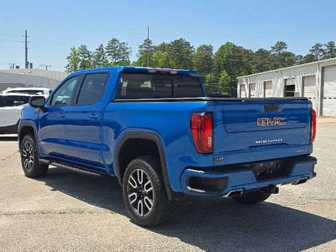 Used 2023 GMC Sierra 1500 AT4 w/ AT4 Premium Package AWD/4WD image 3