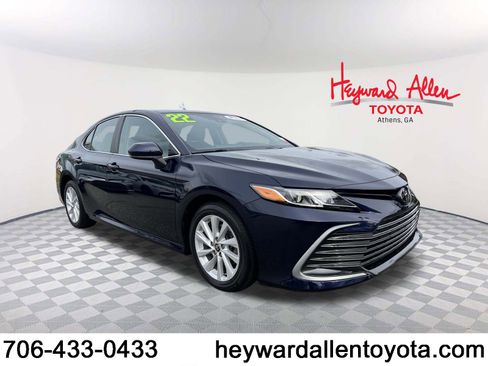 Certified 2022 Toyota Camry LE image 1