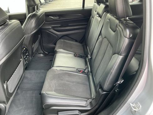 Used 2023 Jeep Grand Cherokee L Laredo AWD/4WD image 14