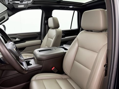 Used 2021 Chevrolet Tahoe LT w/ LT Signature Package RWD image 5