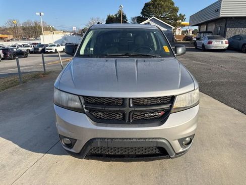Used 2018 Dodge Journey SXT w/ Connectivity Group image 3