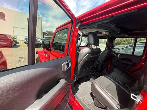 Used 2021 Jeep Gladiator Rubicon AWD/4WD image 11