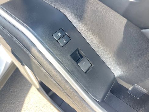 Used 2023 Toyota Highlander XLE image 20