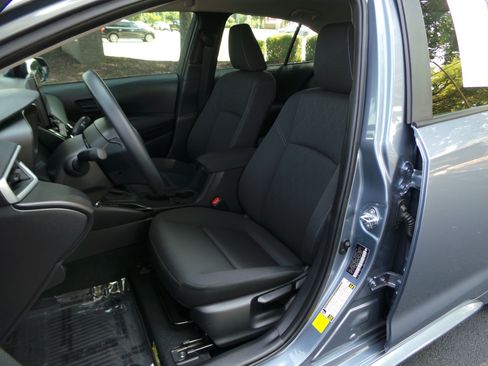 Used 2025 Toyota Corolla LE FWD image 7