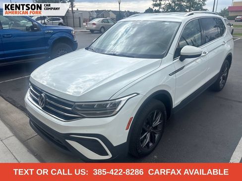 Used 2022 Volkswagen Tiguan SE AWD/4WD image 1