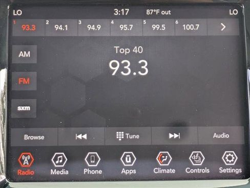 Used 2019 Jeep Cherokee Limited image 13