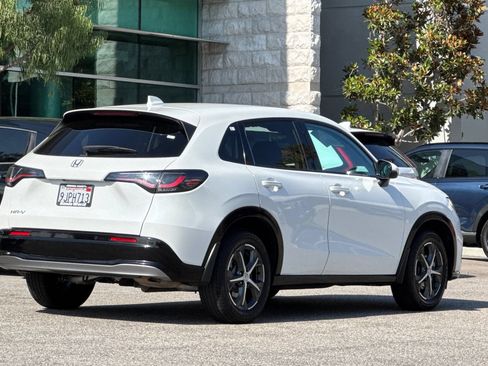 Certified 2024 Honda HR-V EX-L image 4
