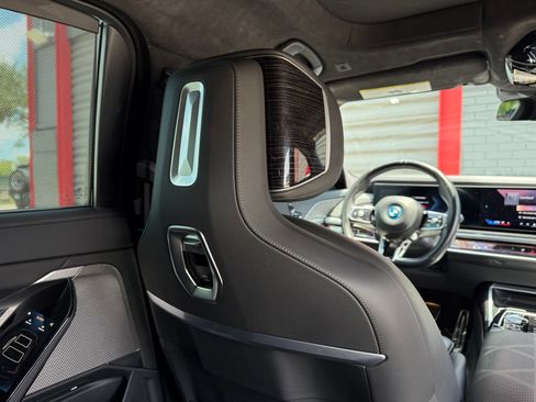 Used 2024 BMW i7 eDrive50 w/ M Sport Package RWD image 44