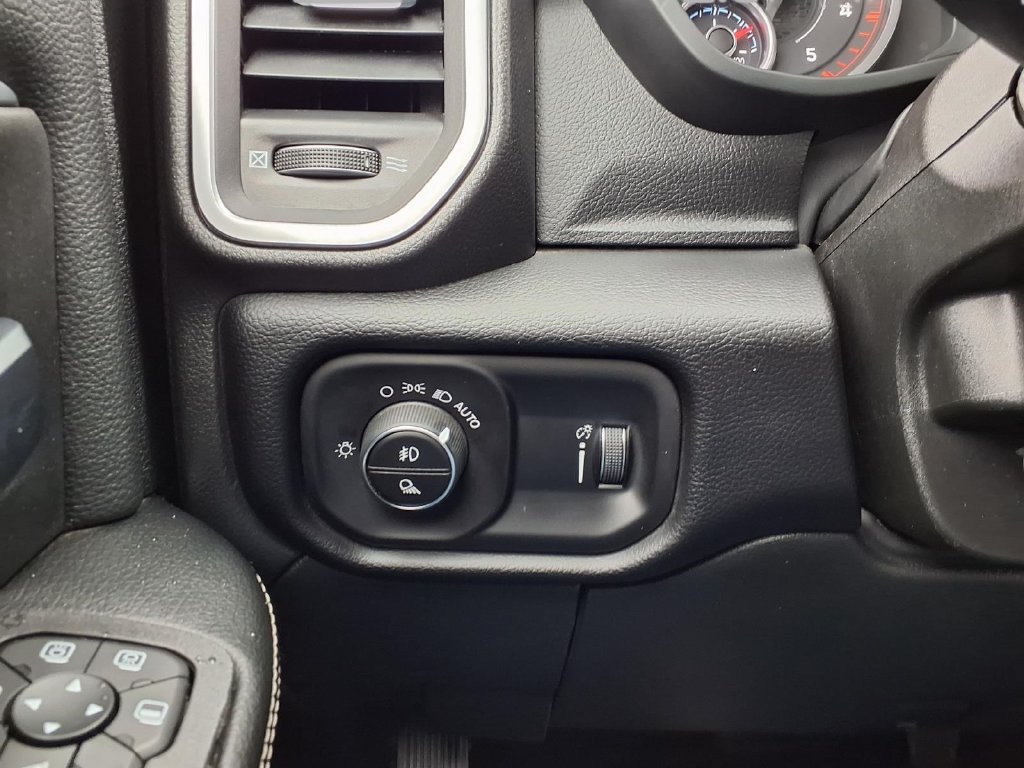Used 2026 RAM 3500 Big Horn AWD/4WD image 16