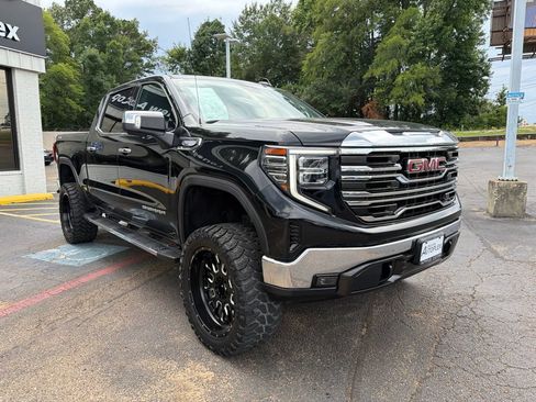 Used 2023 GMC Sierra 1500 SLT AWD/4WD image 5