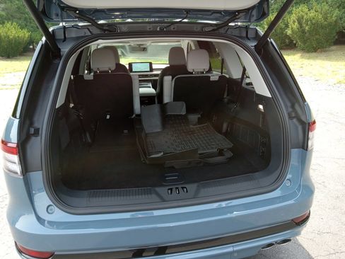 Used 2025 Lincoln Aviator AWD w/ Jet Appearance Package image 28