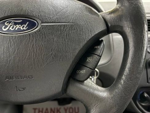 Used 2005 Ford Focus ZX4 Sedan FWD image 20