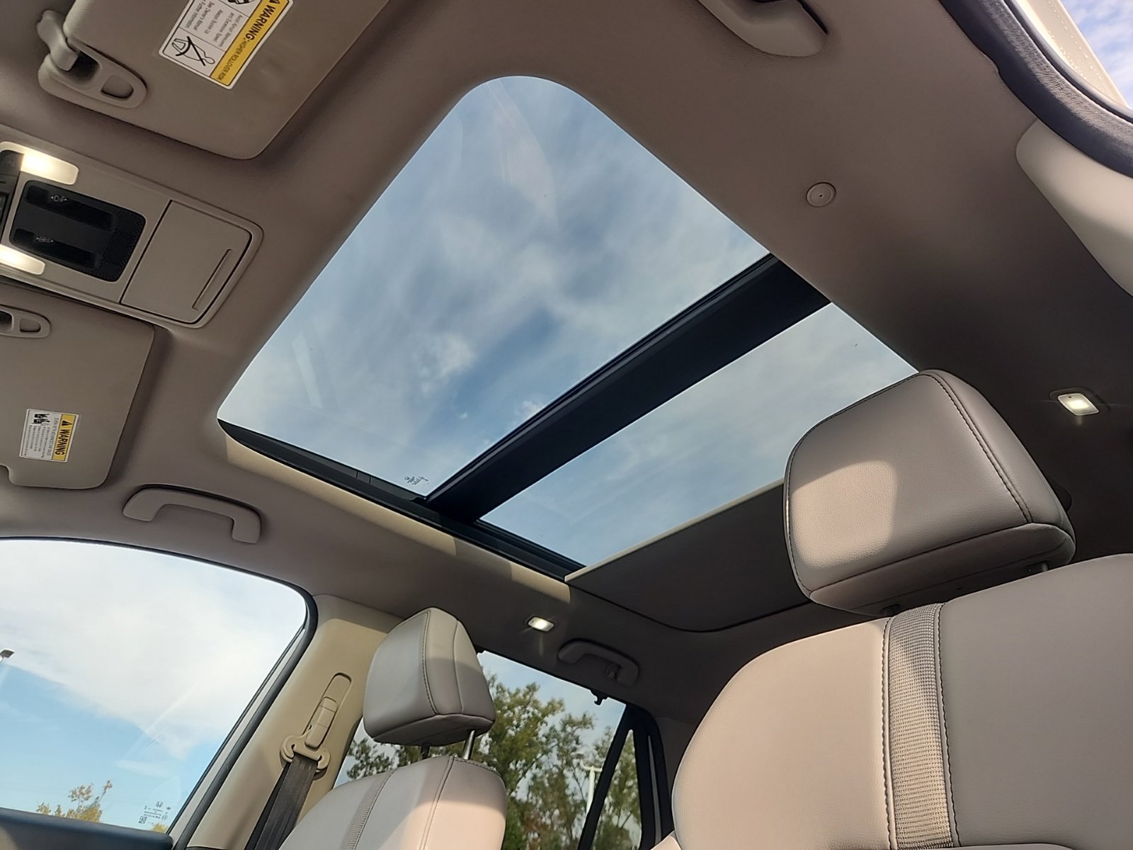 Used 2024 Honda Pilot Touring image 15