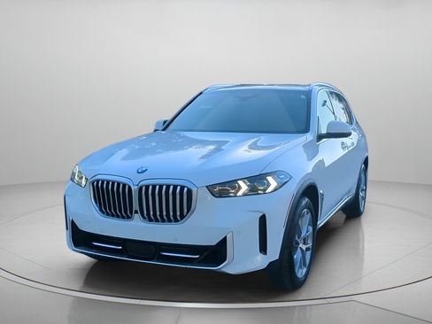 Used 2025 BMW X5 xDrive40i w/ Premium Package AWD/4WD image 7