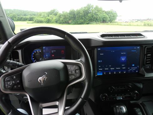 Used 2021 Ford Bronco First Edition AWD/4WD image 14