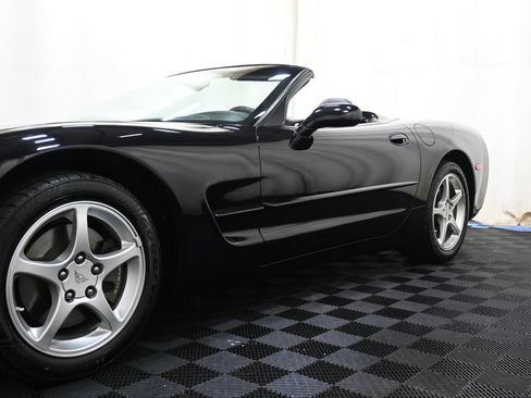 Used 2004 Chevrolet Corvette Convertible w/ Preferred Equipment Group RWD image 7