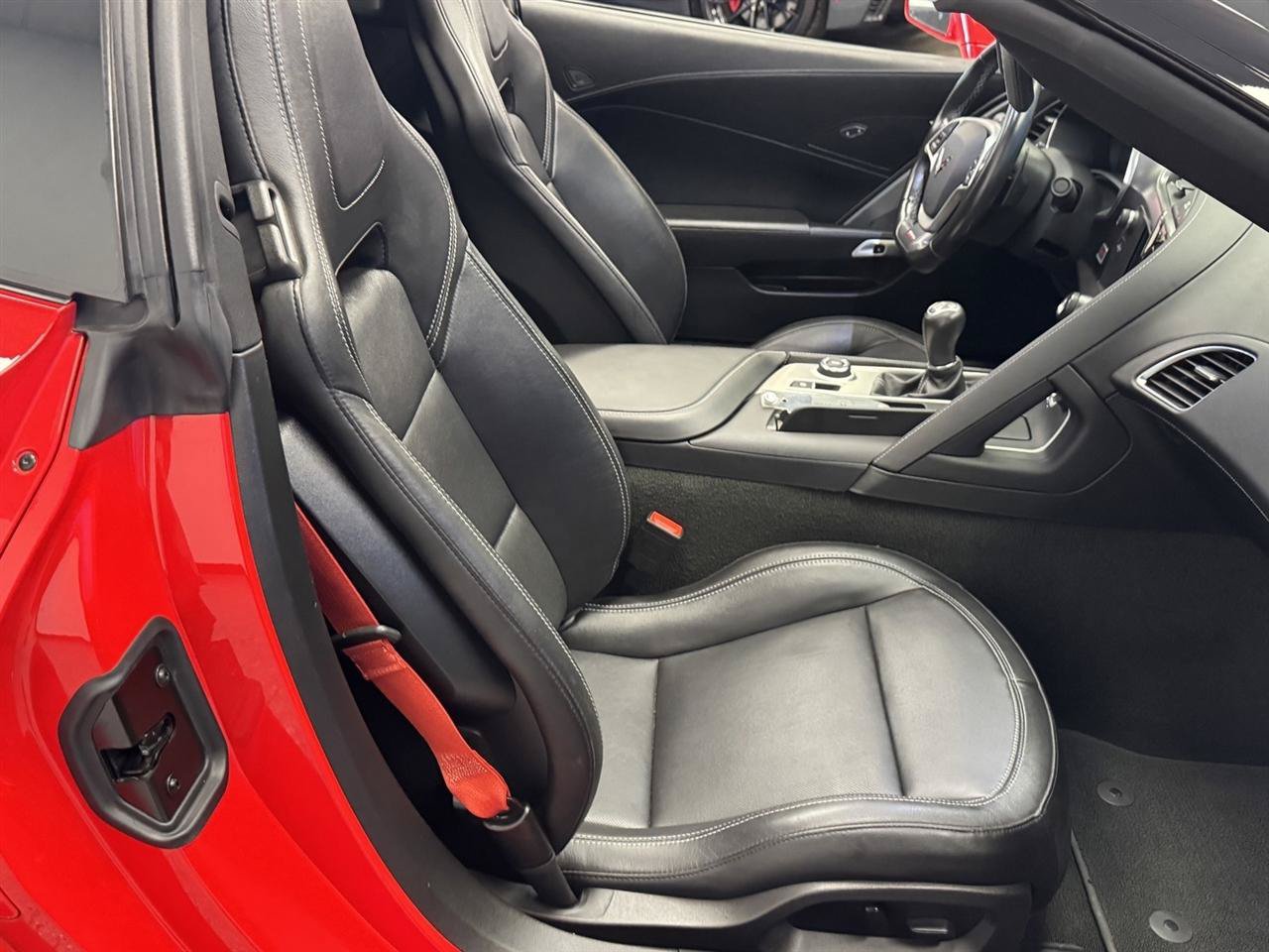 Used 2019 Chevrolet Corvette Grand Sport w/ Carbon Flash Badge Package RWD image 21