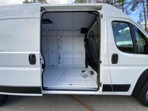 Used 2025 RAM ProMaster 3500 w/ Convenience Group image 22