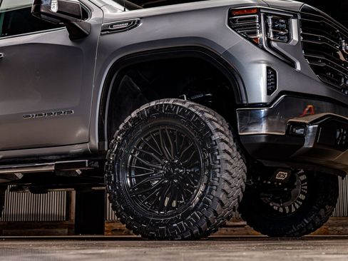 Used 2024 GMC Sierra 1500 SLT w/ SLT Premium Package image 16