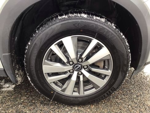 Used 2022 Nissan Pathfinder SL image 9