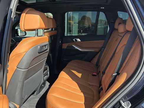 Used 2022 BMW X5 xDrive40i w/ M Sport Package image 8