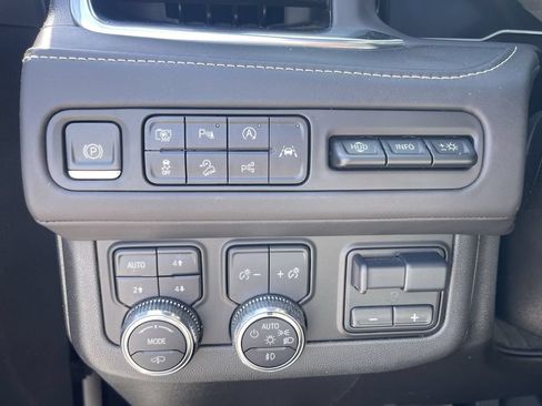 Used 2023 GMC Yukon Denali Ultimate AWD/4WD image 47