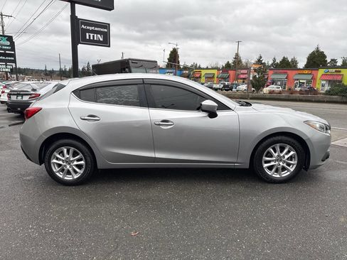 Used 2016 MAZDA MAZDA3 i Touring image 7